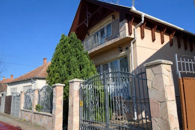 Eladó családi ház, Derecskén 105 M Ft, 5 szobás
