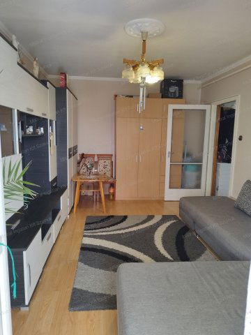 Eladó panellakás, Szolnokon 23.9 M Ft, 1+1 szobás