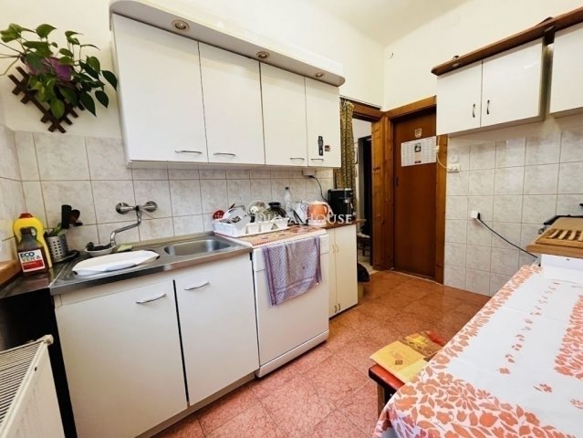 Eladó családi ház, Vecsésen 79.9 M Ft, 5 szobás