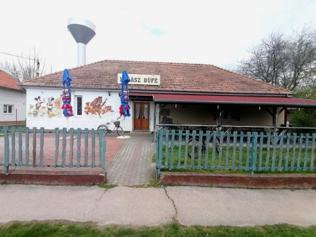 Eladó üzlethelyiség, Pusztaszabolcson 40 M Ft