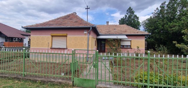 Eladó családi ház, Nagylókon 20 M Ft, 3 szobás