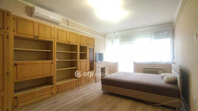 Kiadó téglalakás, albérlet, Szentesen 110 E Ft / hó, 2 szobás