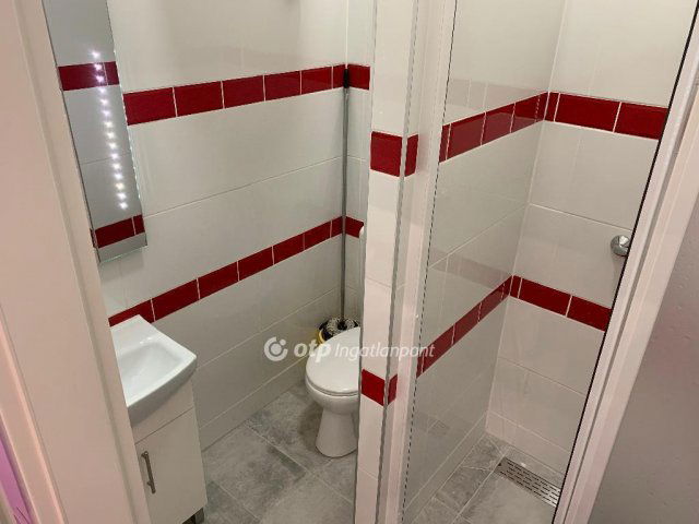 Eladó téglalakás, Budapesten, VII. kerületben 132 M Ft, 3 szobás