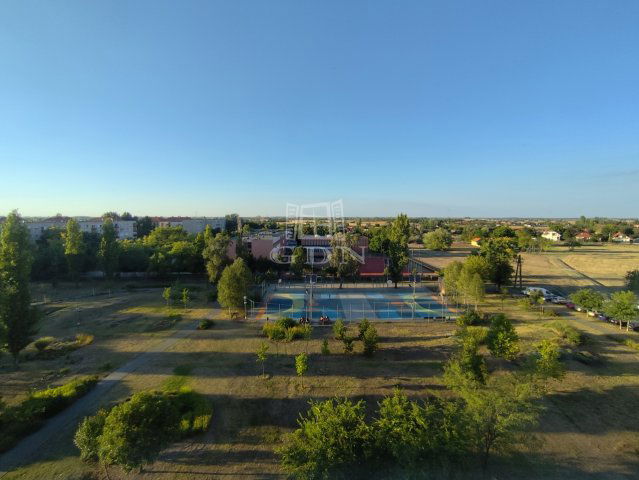 Eladó panellakás, Kiskunfélegyházán 29.9 M Ft, 2 szobás
