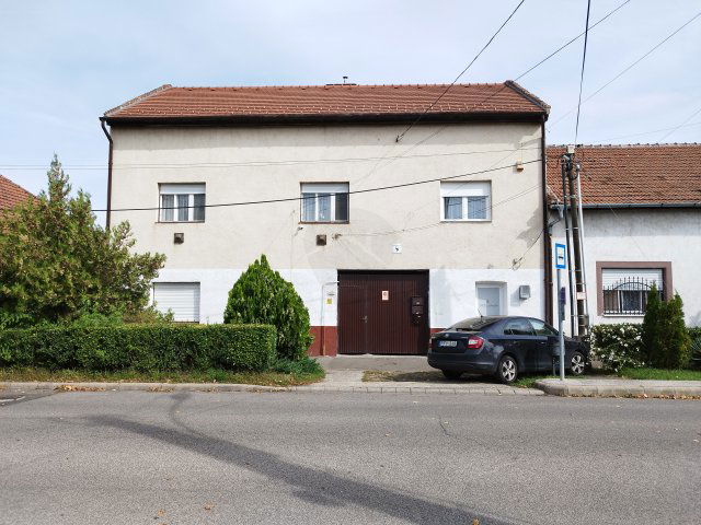 Eladó téglalakás, Hatvanban 25 M Ft, 2 szobás