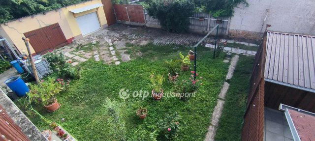 Eladó ikerház, Békéscsabán 36.9 M Ft, 3+1 szobás