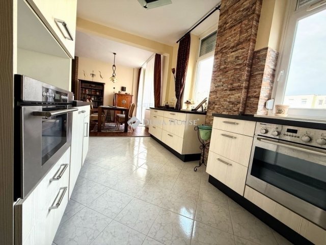 Eladó téglalakás, Székesfehérvárott 65 M Ft, 3 szobás