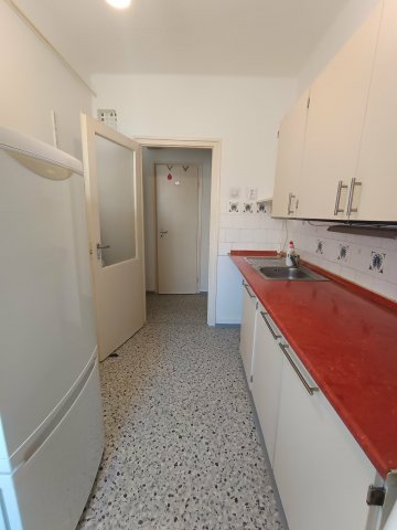 Eladó téglalakás, Oroszlányban 31.5 M Ft, 2 szobás