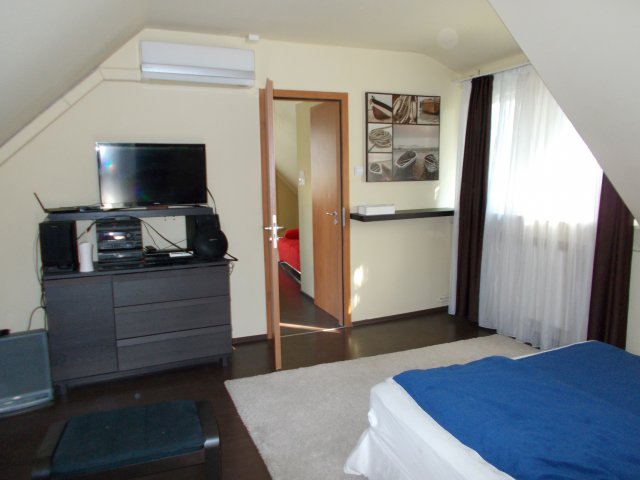 Kiadó családi ház, albérlet, X. kerületben, Petrőczy utcában