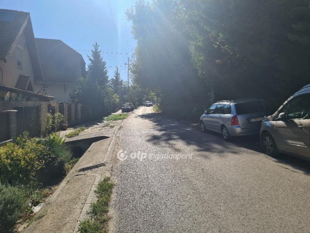Eladó családi ház, Törökbálinton 170 M Ft, 9 szobás