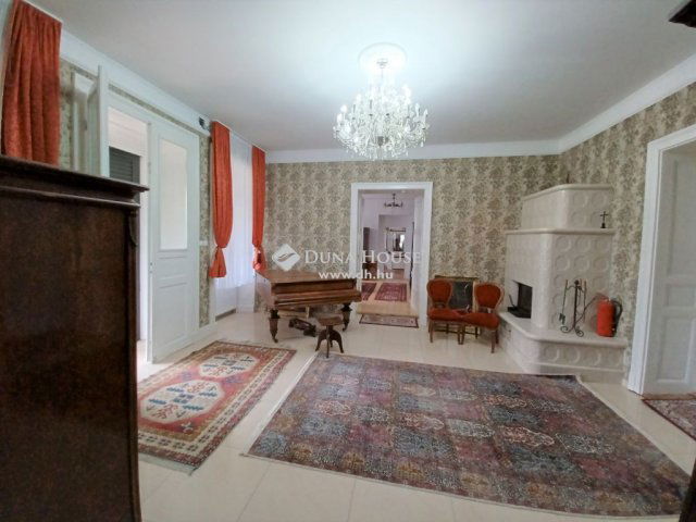 Eladó családi ház, Nemesvitán 800 M Ft, 6 szobás