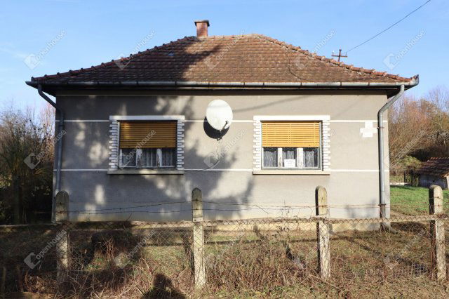 Eladó családi ház, Salomváron 27 M Ft, 2 szobás