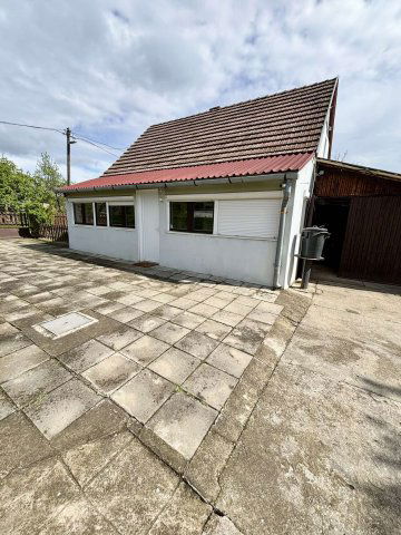 Eladó családi ház, Pécsett 28.9 M Ft, 3 szobás