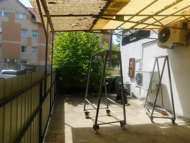 Eladó üzlethelyiség, Vácon 60 M Ft / költözzbe.hu