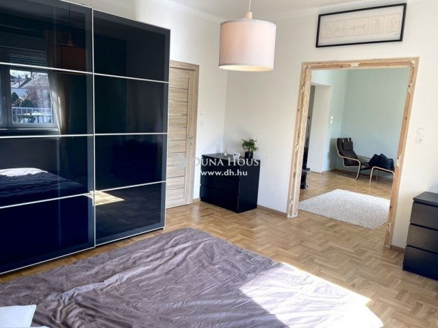 Eladó családi ház, Vecsésen 74.99 M Ft, 3 szobás