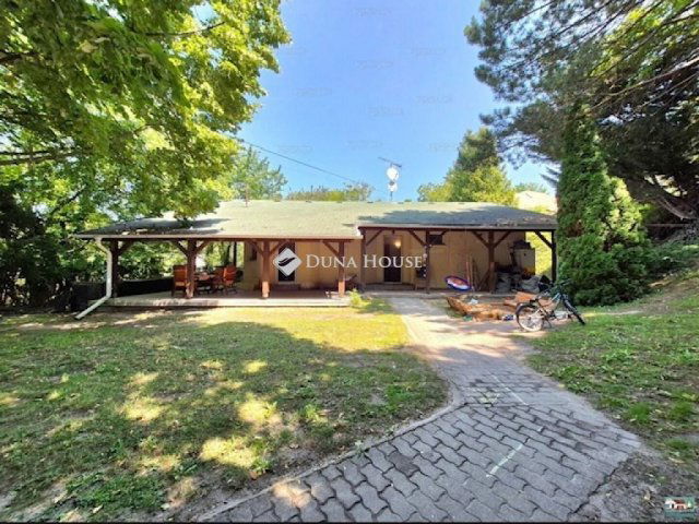 Eladó családi ház, Telkin 129.9 M Ft, 3+1 szobás