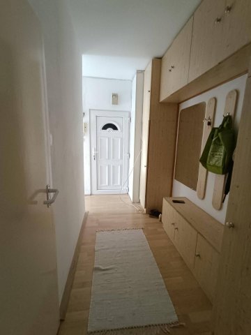 Kiadó téglalakás, albérlet, Pécsett 180 E Ft / hó, 2 szobás