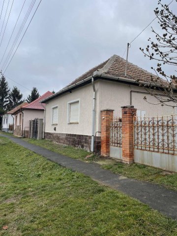 Eladó családi ház, Ecséden 20.9 M Ft, 3 szobás
