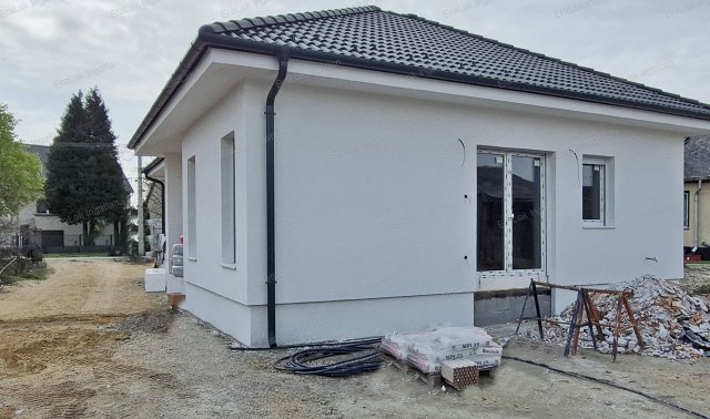 Eladó ikerház, Győrújfalun 94.99 M Ft, 4 szobás