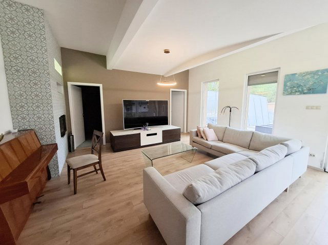 Eladó családi ház, Dunakeszin 280 M Ft, 6 szobás