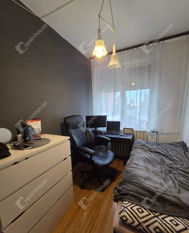 Eladó panellakás, Székesfehérvárott 55.9 M Ft, 3 szobás