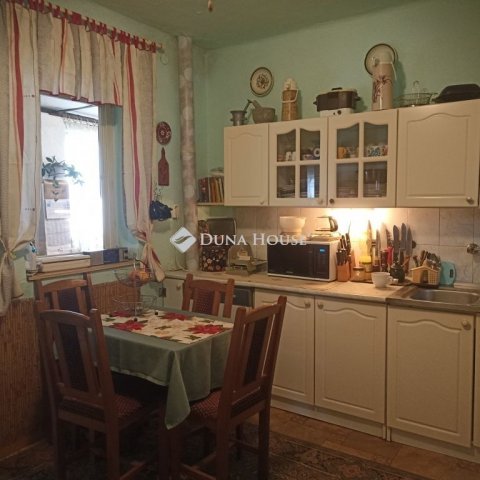 Eladó családi ház, Zalaegerszegen 28 M Ft, 2 szobás