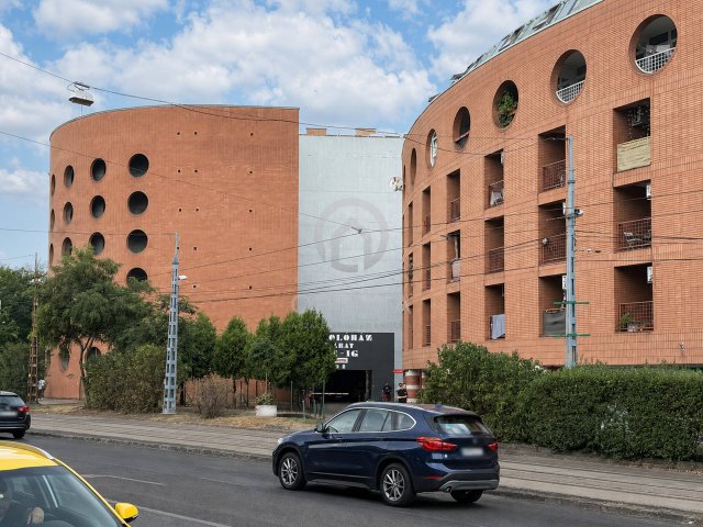 Eladó garázs, Budapesten, VIII. kerületben 5.8 M Ft