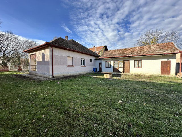 Eladó családi ház, Békéscsabán 64.99 M Ft, 3 szobás