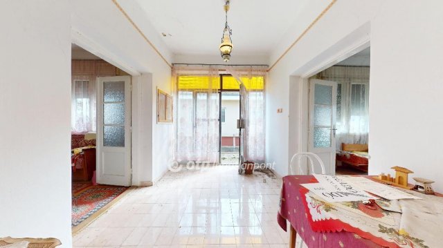 Eladó családi ház, Kálmánházán 30 M Ft, 3 szobás