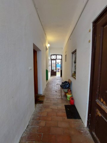 Eladó téglalakás, Esztergomban 39 M Ft, 1+1 szobás
