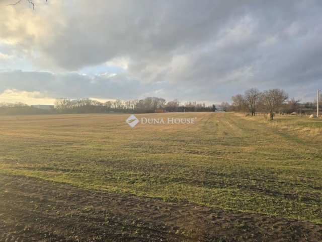 Eladó ipari ingatlan, Tárnokon 179.9 M Ft / költözzbe.hu