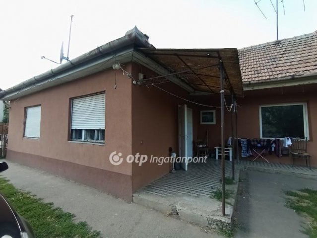 Eladó családi ház, Ecséden 17.5 M Ft, 4 szobás