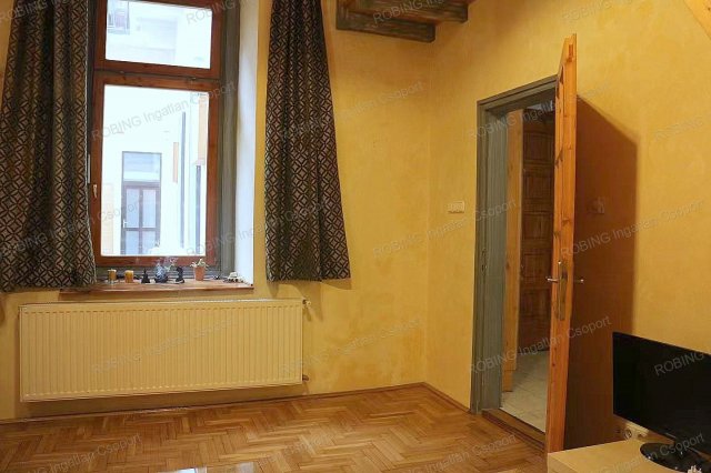 Eladó téglalakás, Budapesten, V. kerületben, Nádor utcában