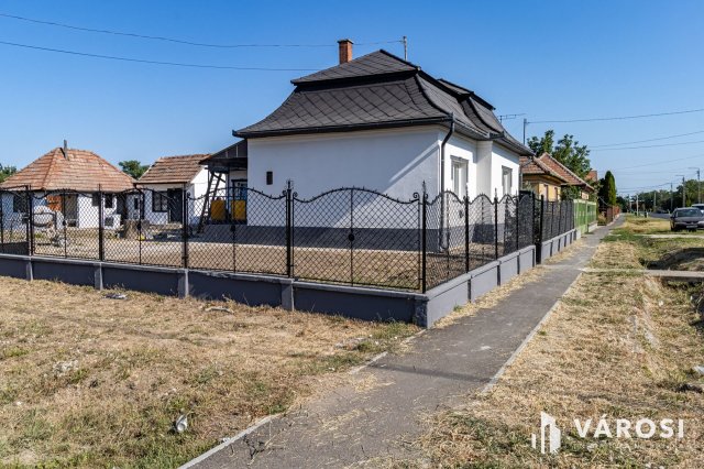 Eladó családi ház, Zsámbokon 54.99 M Ft, 2 szobás