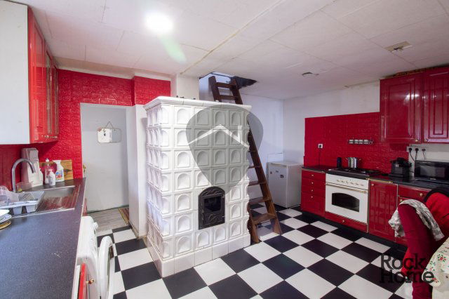 Eladó családi ház, Vértesszőlősön 17.9 M Ft, 2 szobás