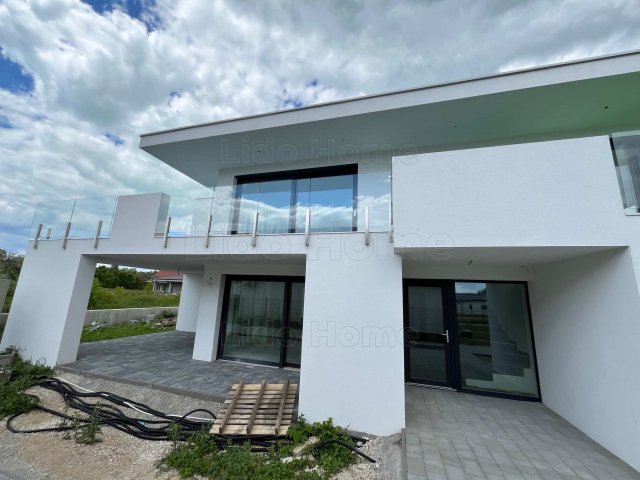 Eladó téglalakás, Siófokon 77.5 M Ft, 3 szobás