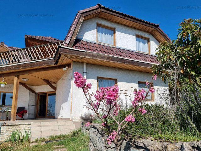 Eladó családi ház, Szentendrén 139 M Ft, 6 szobás