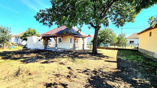 Eladó családi ház, Bernecebarátiban 46.9 M Ft, 2 szobás