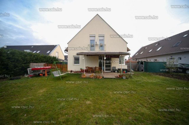 Eladó sorház, Vácon 109 M Ft, 1+3 szobás / költözzbe.hu