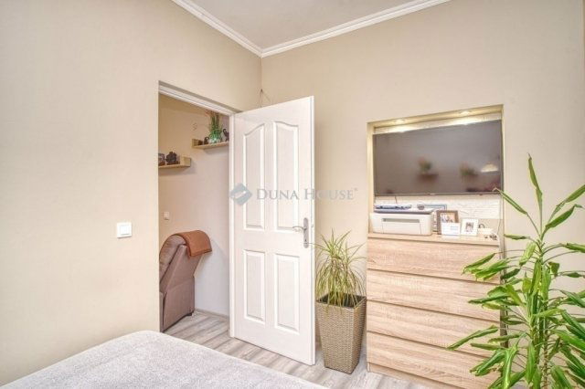 Eladó családi ház, Vecsésen 112 M Ft, 4 szobás