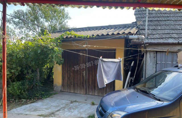 Eladó családi ház, Dunaföldváron 23 M Ft, 2 szobás