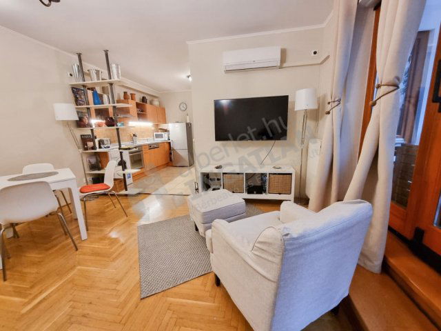 Kiadó téglalakás, albérlet, VI. kerületben, Káldy Gyula utcában