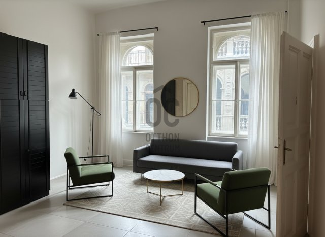 Eladó téglalakás, Budapesten, VI. kerületben 74.9 M Ft, 2 szobás