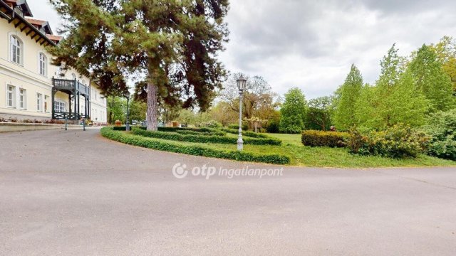 Eladó családi ház, Tarcalon 100 M Ft, 2 szobás