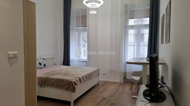 Eladó téglalakás, Budapesten, VI. kerületben 123 M Ft, 3 szobás