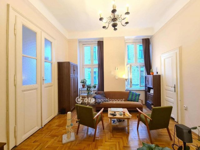 Eladó téglalakás, Budapesten, V. kerületben 79.9 M Ft, 1 szobás