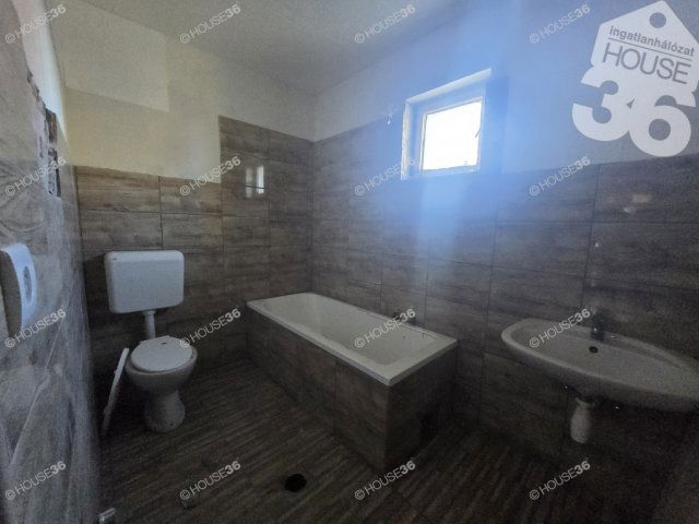 Eladó ikerház, Nagykőrösön 14.5 M Ft, 2 szobás