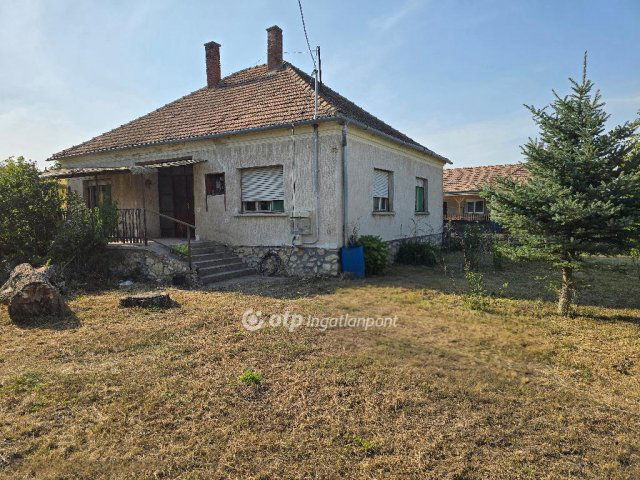 Eladó családi ház, Kemeneshőgyészen 12.9 M Ft, 3 szobás