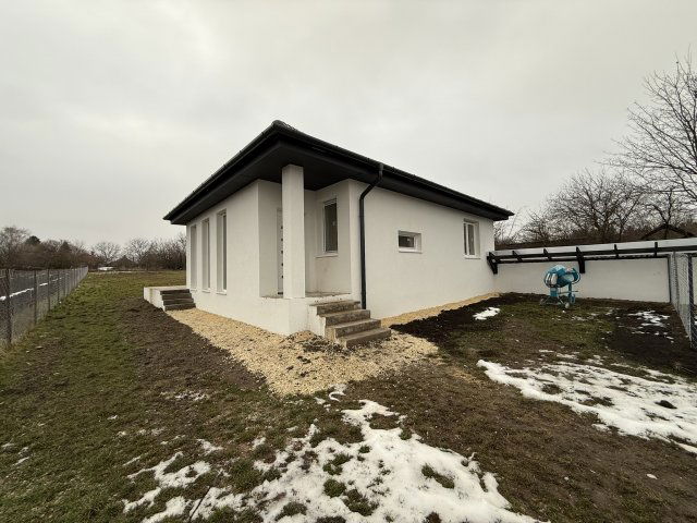 Eladó családi ház, Mányon 85 M Ft, 3 szobás