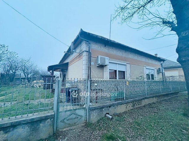 Eladó családi ház, Balsán 29.9 M Ft, 3 szobás